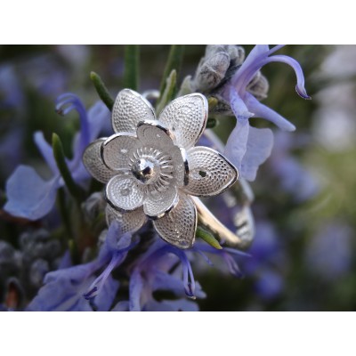 Narcissus Ring
